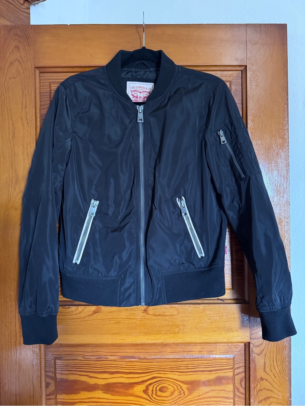 Levi's Black Shiny Bomber Jacket Women’s Small S Zipper Pockets